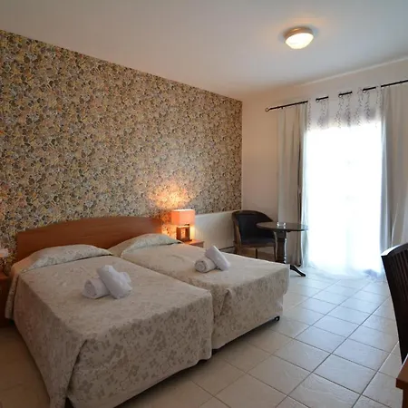 Palates Hotell 3*