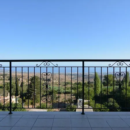 Palates Hotell 3*
