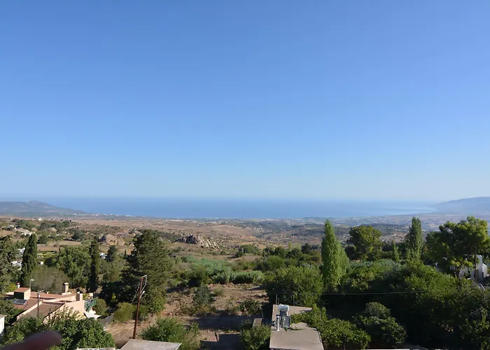 Hotell Palates Dhrousha